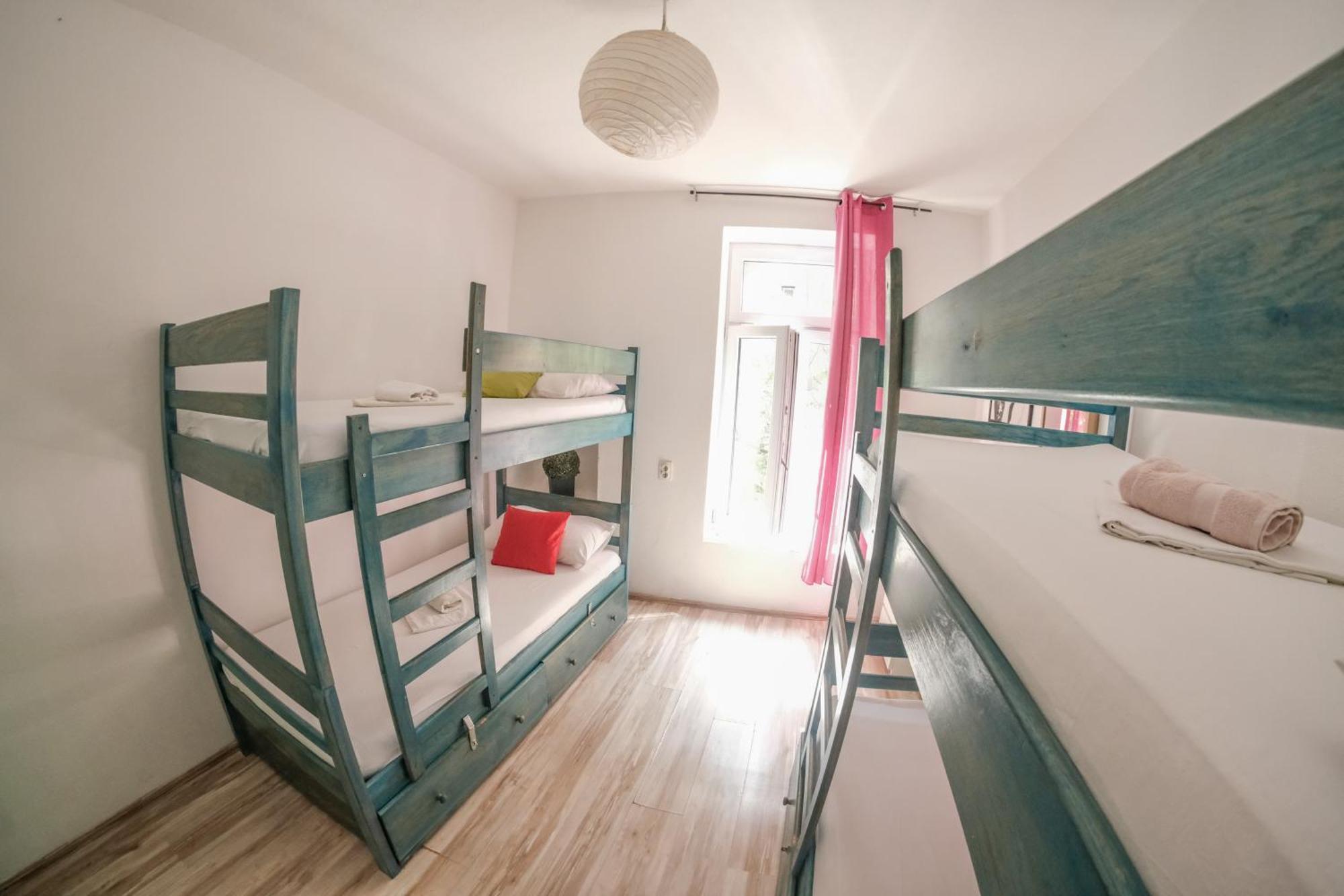 White Rabbit Hostel Hvar Town Bagian luar foto