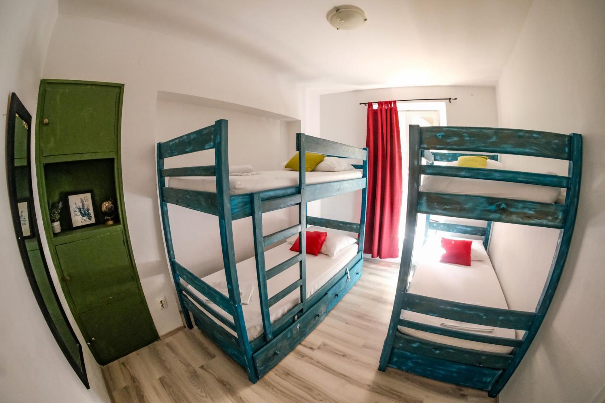 White Rabbit Hostel Hvar Town Bagian luar foto