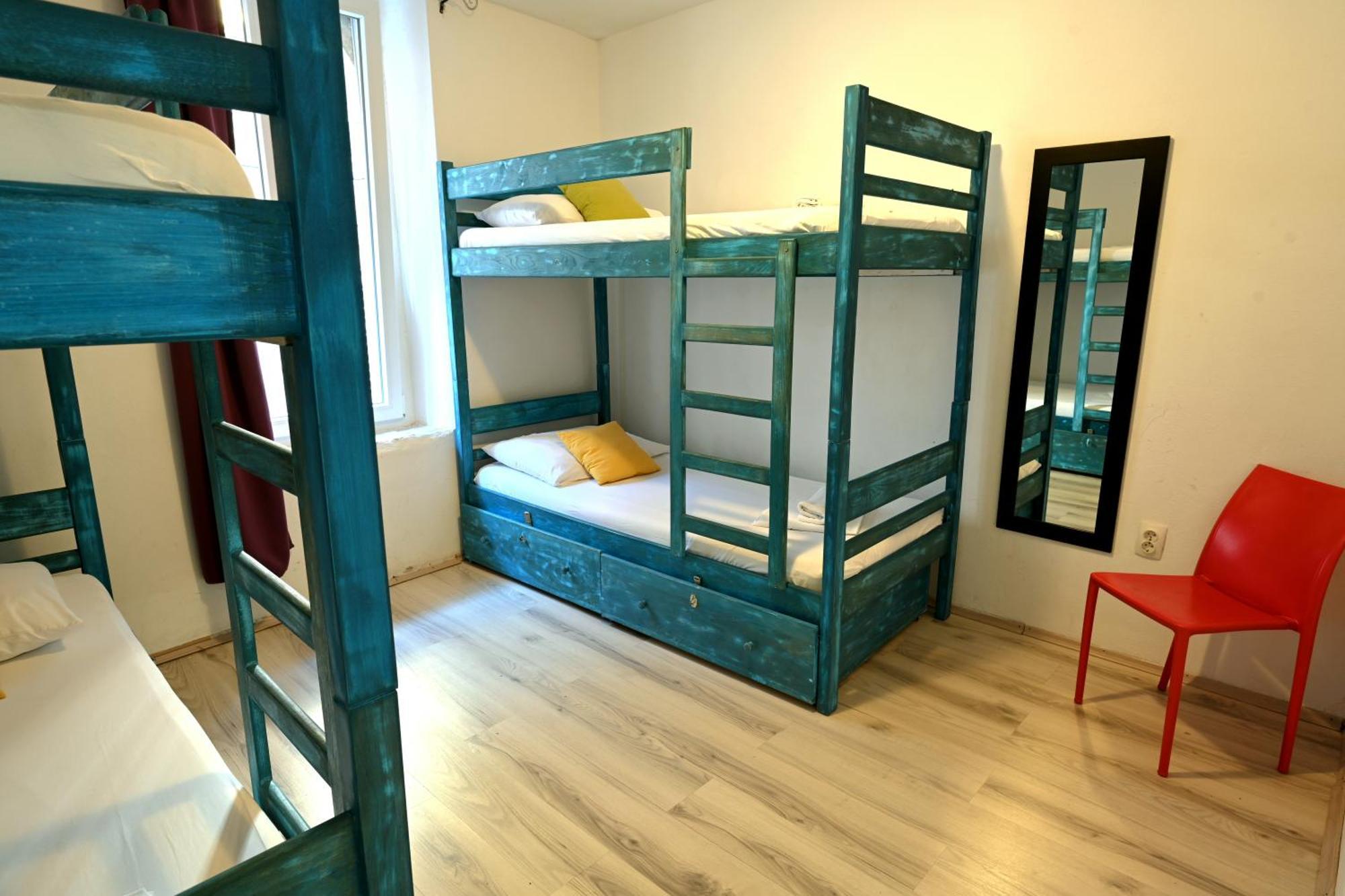 White Rabbit Hostel Hvar Town Bagian luar foto