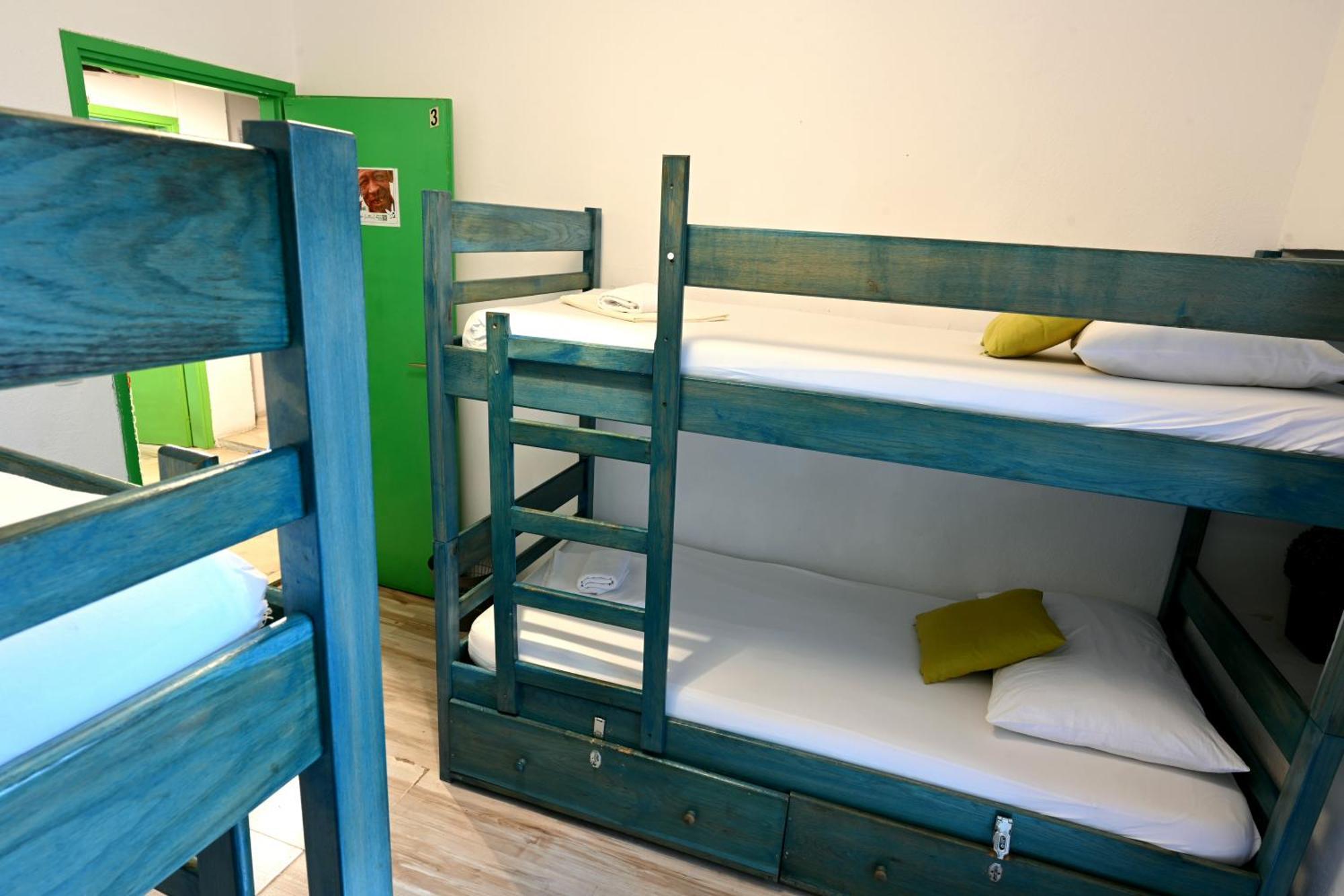 White Rabbit Hostel Hvar Town Bagian luar foto