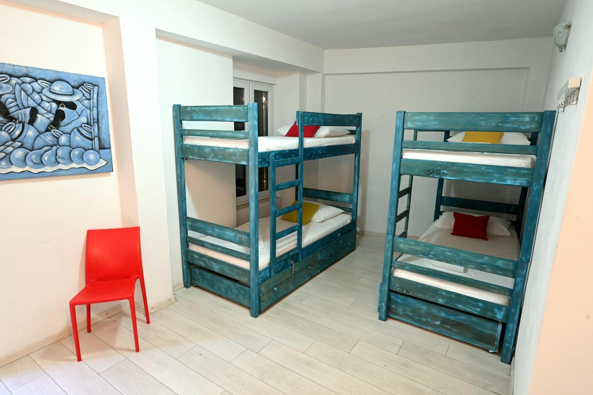 White Rabbit Hostel Hvar Town Bagian luar foto