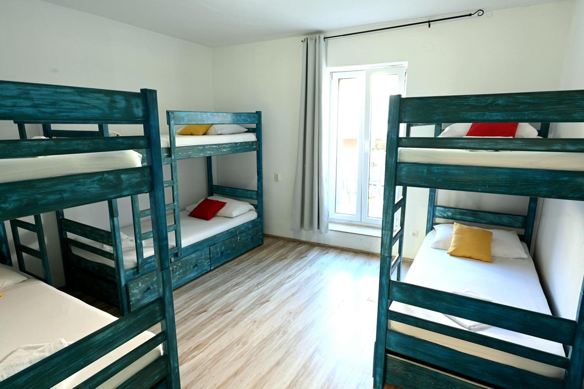 White Rabbit Hostel Hvar Town Bagian luar foto