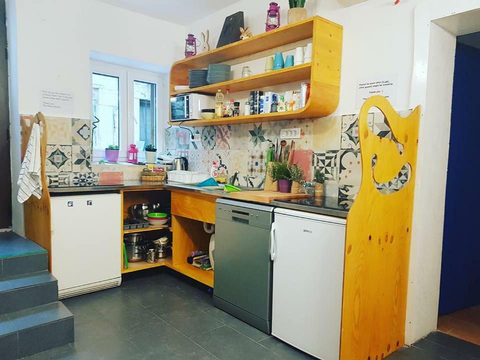 White Rabbit Hostel Hvar Town Bagian luar foto